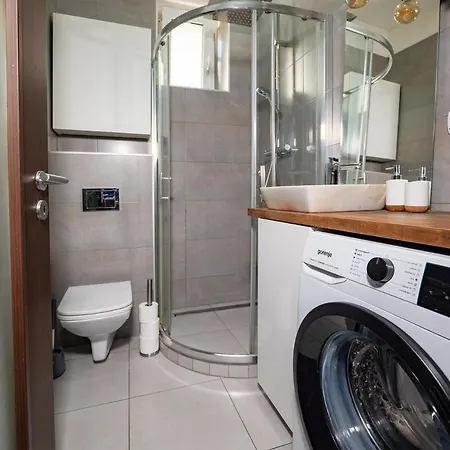 Cozy Flat In Center Of